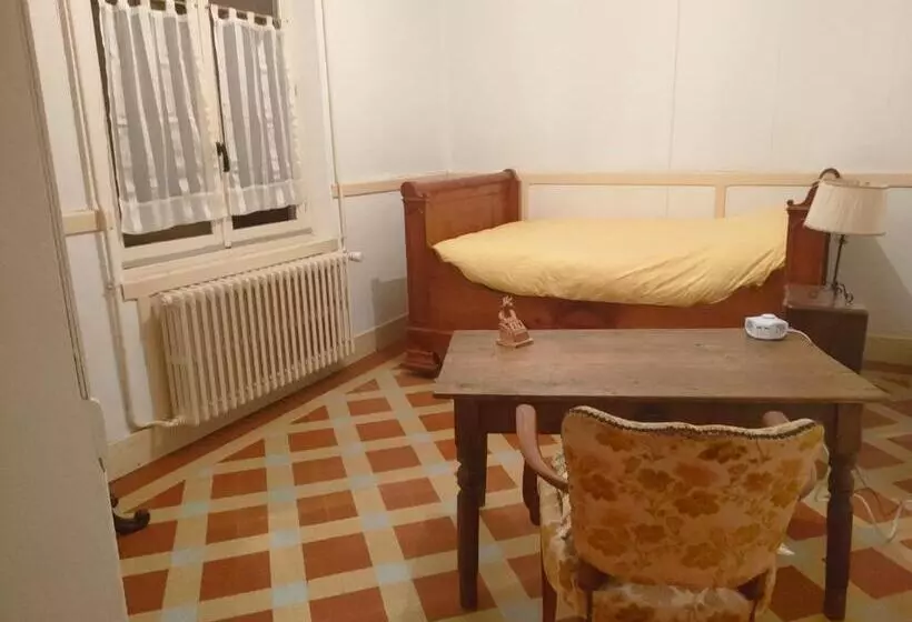 ベッドアンドブレックファースト La Maison De Grand Mère