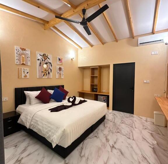 هتل Blue Coral Thoddoo