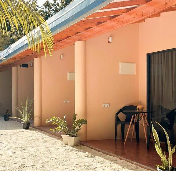 هتل Blue Coral Thoddoo