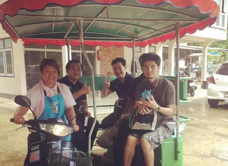 ホテル Cha Am Villa Beach