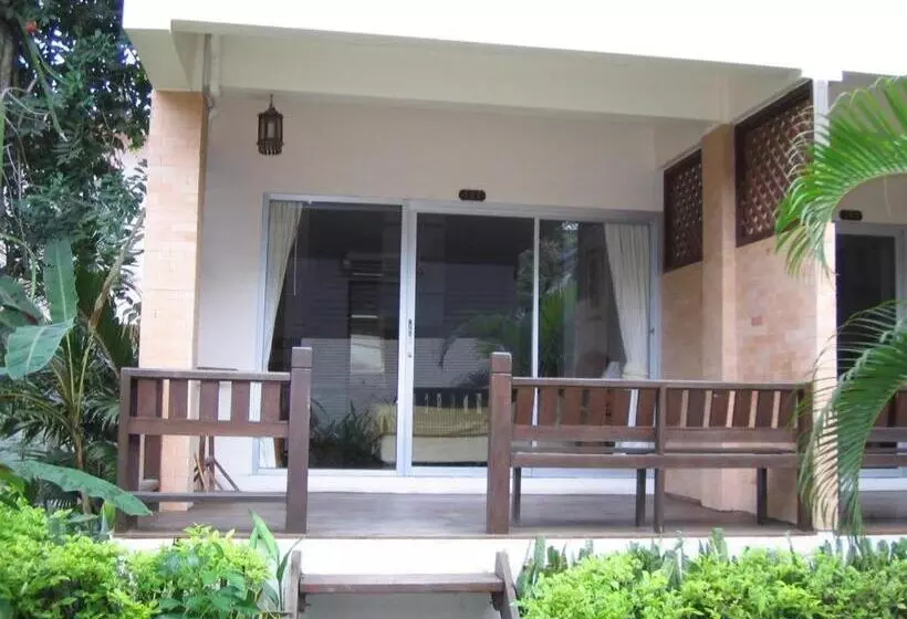 ホテル Cha Am Villa Beach