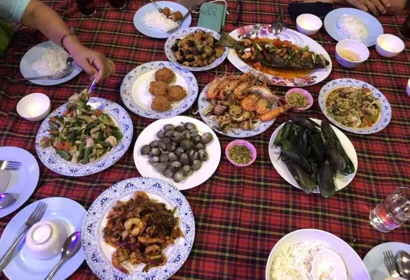 ホテル Cha Am Villa Beach