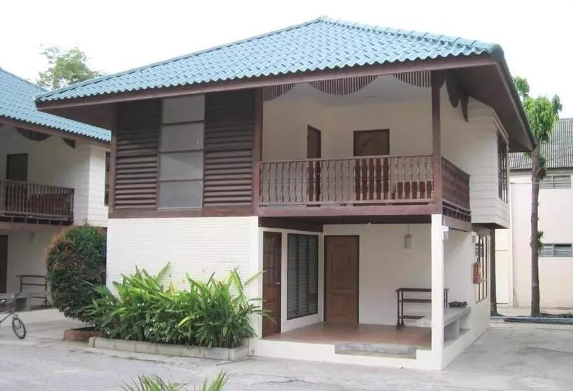 ホテル Cha Am Villa Beach