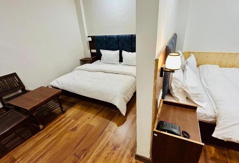 Ocean Open Terrace ! Mall Road Hotel !