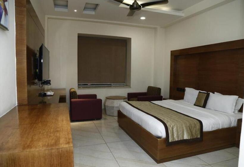 Отель Pacific Roorkee