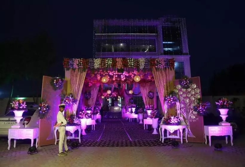 ホテル Pacific Roorkee