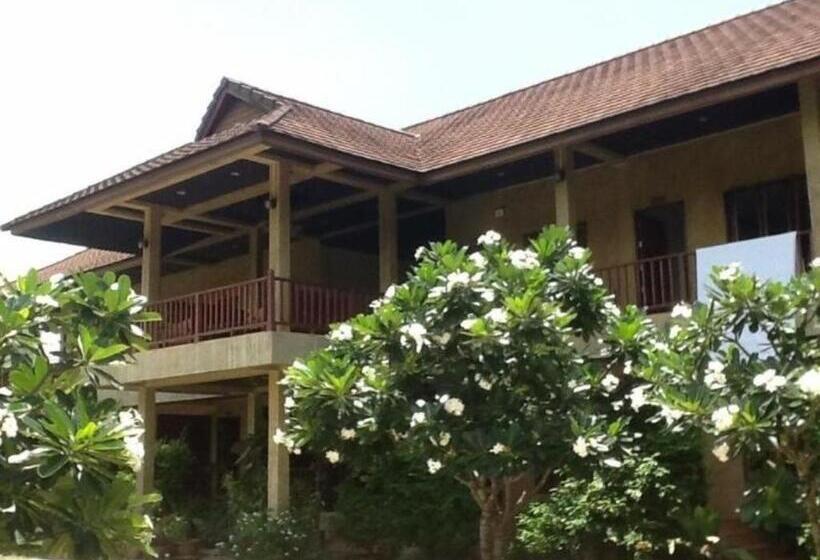 בית מלון כפרי Phutawanchomdow