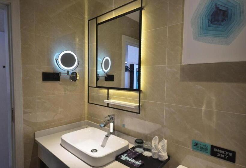 בית מלון כפרי Xana Lite Ganzi Luding Yanan Road