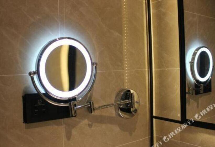 בית מלון כפרי Xana Lite Ganzi Luding Yanan Road