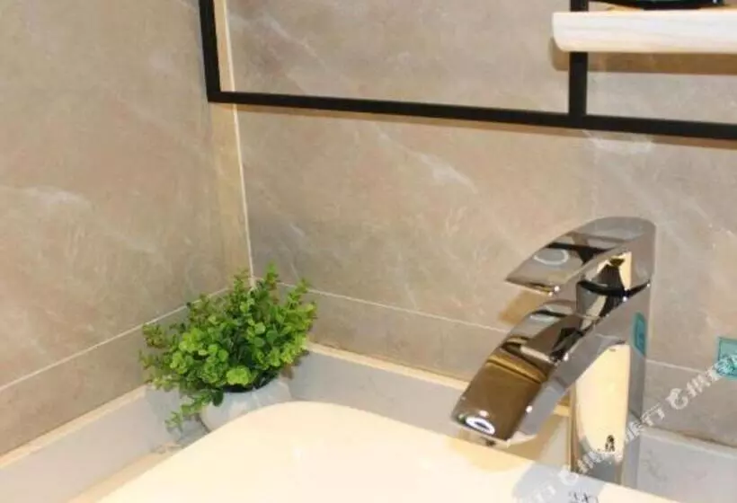 Hotelli Xana Lite Ganzi Luding Yanan Road