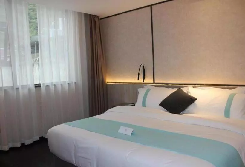 Hotelli Xana Lite Ganzi Luding Yanan Road