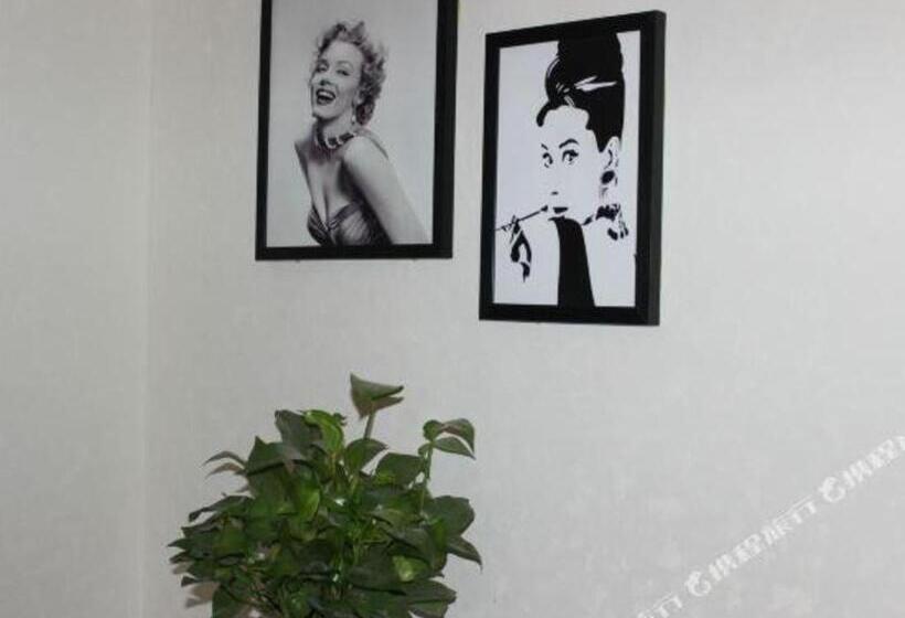 בית מלון כפרי Xana Lite Ganzi Luding Yanan Road