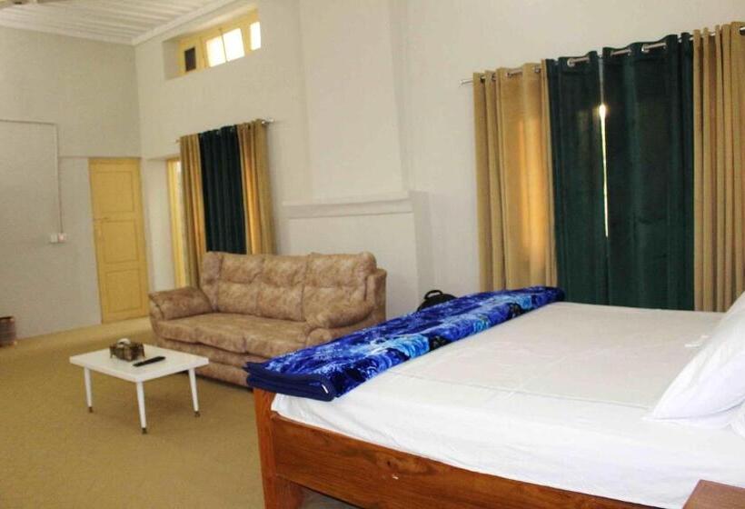 پانسیون 4 Kanal Entire Private Guest House With 2 Bedrooms Attached Bathrooms And Kitchen And Lawn