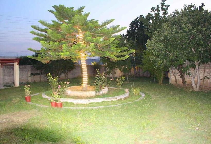 پانسیون 4 Kanal Entire Private Guest House With 2 Bedrooms Attached Bathrooms And Kitchen And Lawn