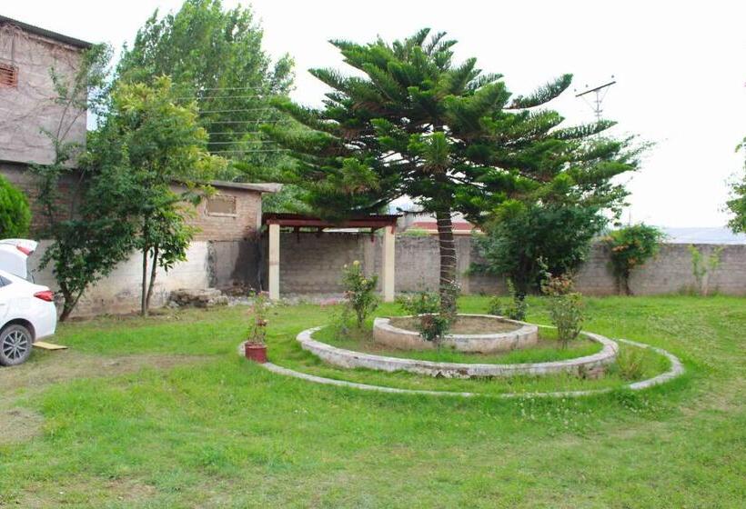پانسیون 4 Kanal Entire Private Guest House With 2 Bedrooms Attached Bathrooms And Kitchen And Lawn