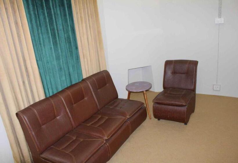 پانسیون 4 Kanal Entire Private Guest House With 2 Bedrooms Attached Bathrooms And Kitchen And Lawn