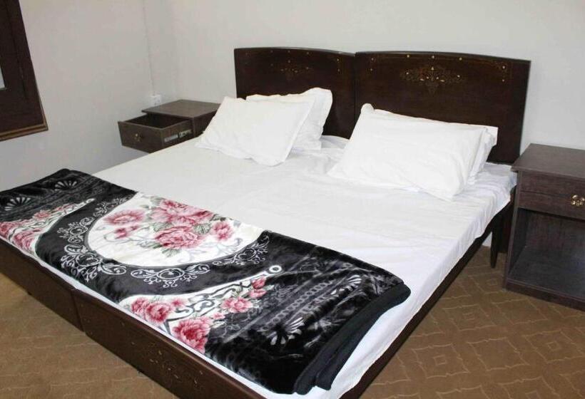 پانسیون 4 Kanal Entire Private Guest House With 2 Bedrooms Attached Bathrooms And Kitchen And Lawn