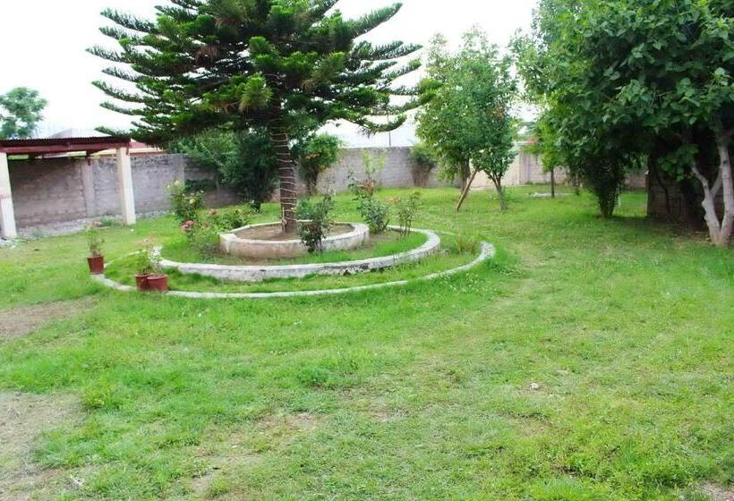 پانسیون 4 Kanal Entire Private Guest House With 2 Bedrooms Attached Bathrooms And Kitchen And Lawn