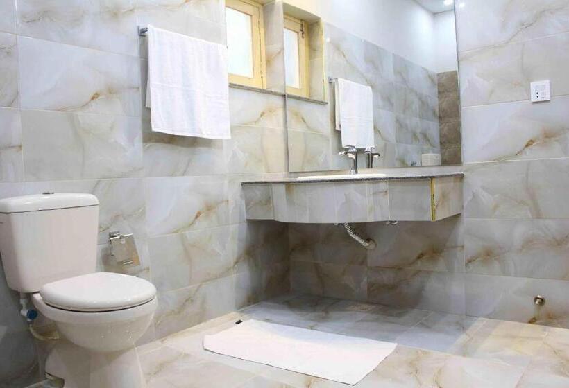 پانسیون 4 Kanal Entire Private Guest House With 2 Bedrooms Attached Bathrooms And Kitchen And Lawn