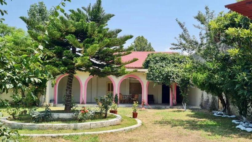 پانسیون 4 Kanal Entire Private Guest House With 2 Bedrooms Attached Bathrooms And Kitchen And Lawn