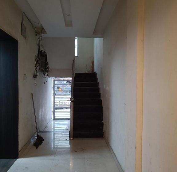 پانسیون Ashok Near By Railway Station