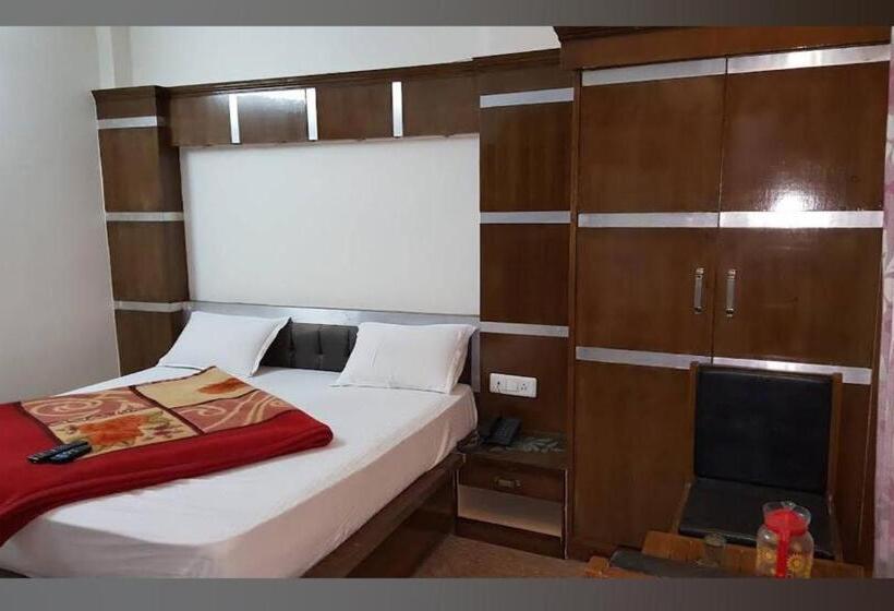 پانسیون Ashok Near By Railway Station