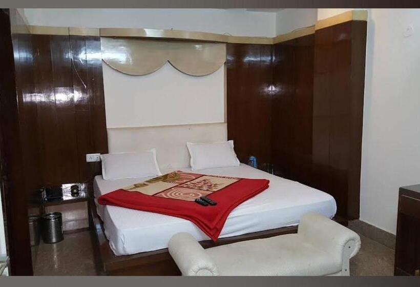 پانسیون Ashok Near By Railway Station