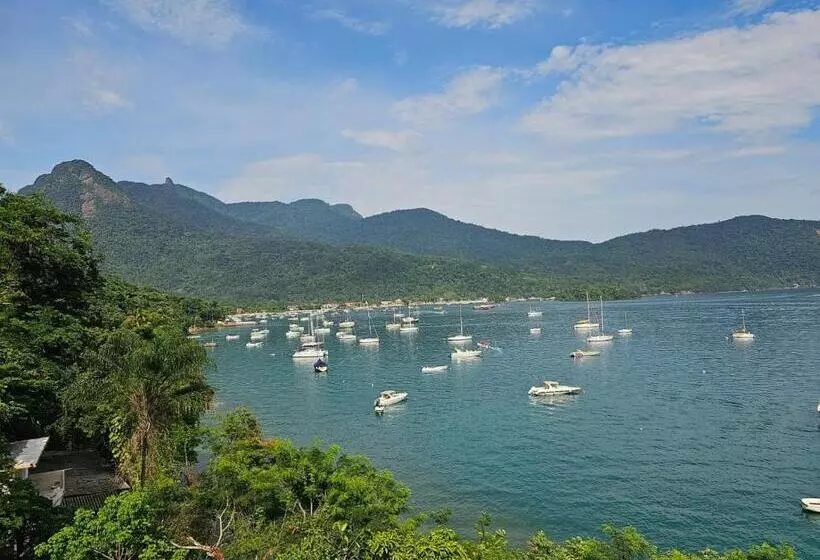 ペンション Casa Matatiso   Quartos Privados Em Casa Hostel No Abraão