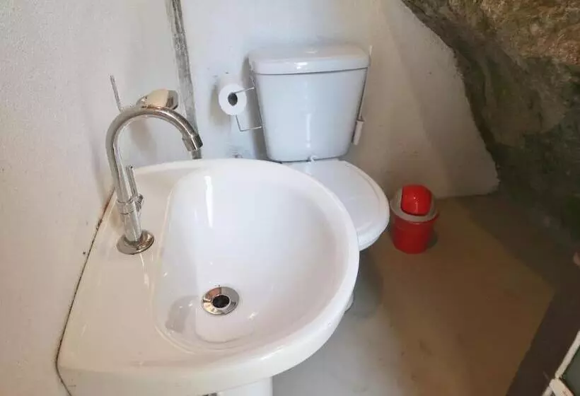 ペンション Casa Matatiso   Quartos Privados Em Casa Hostel No Abraão