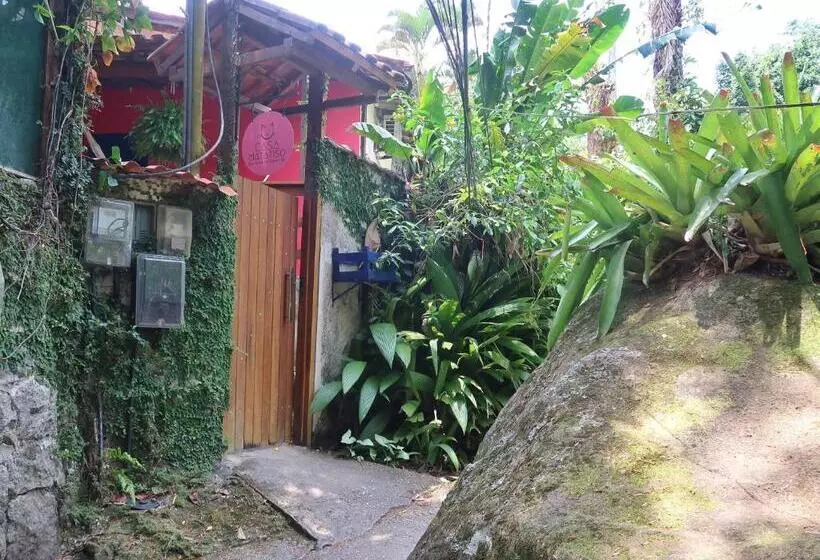 ペンション Casa Matatiso   Quartos Privados Em Casa Hostel No Abraão