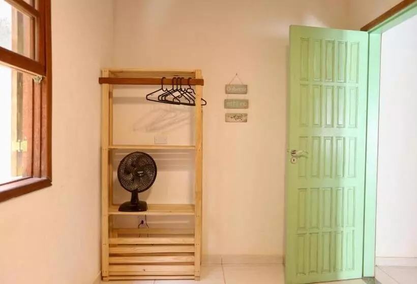 ペンション Casa Matatiso   Quartos Privados Em Casa Hostel No Abraão