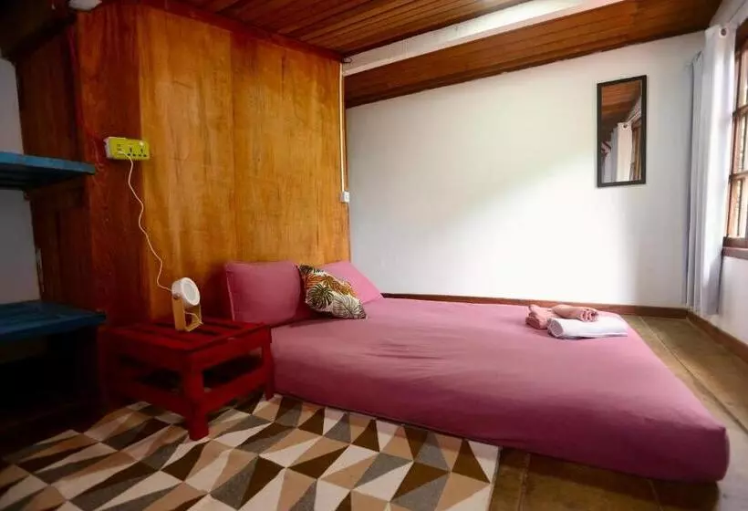 ペンション Casa Matatiso   Quartos Privados Em Casa Hostel No Abraão