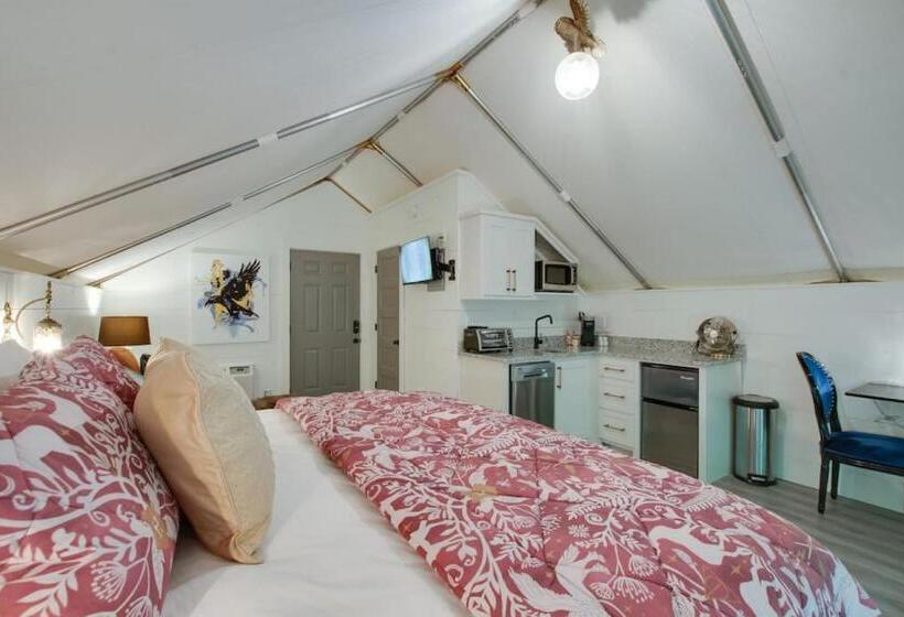 Курорт Hogwarts Luxury Glamping Tent Harry Potter Theme