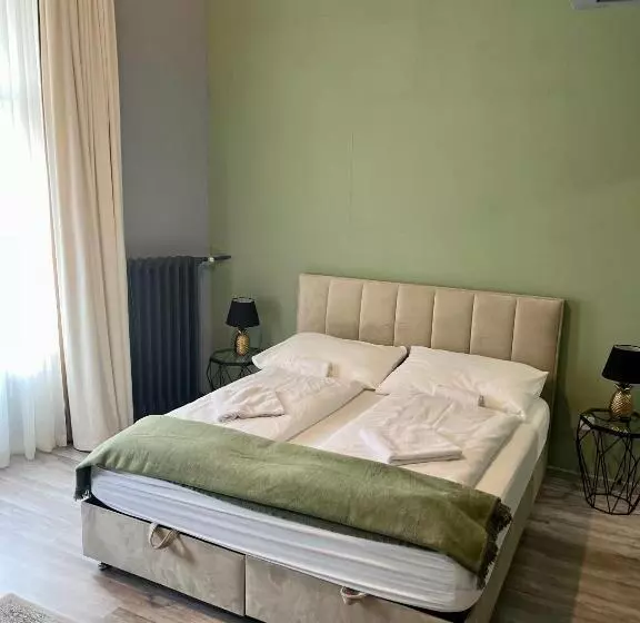 ベッドアンドブレックファースト W Urban Suites Budapest