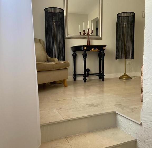 هتل Tagoo Vama Veche