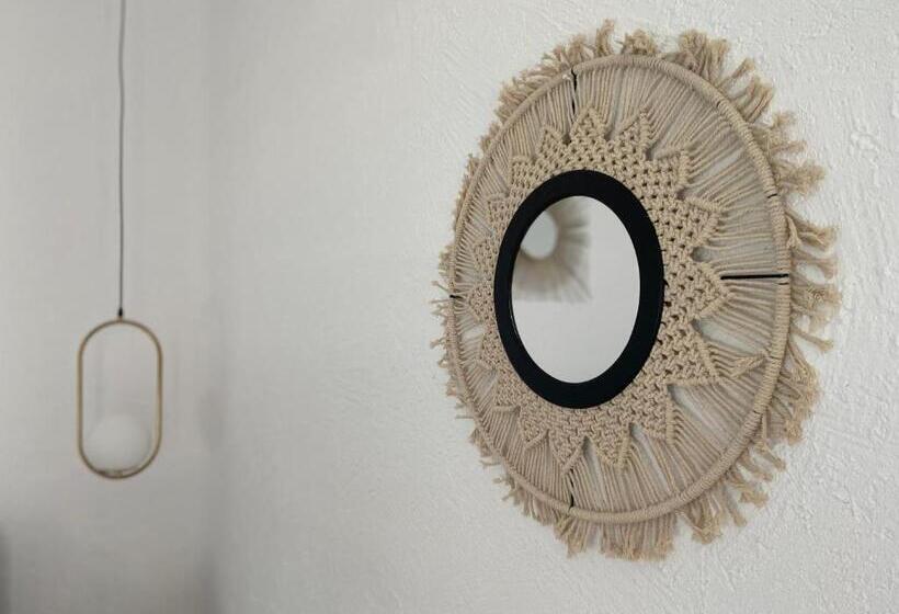 هتل Tagoo Vama Veche