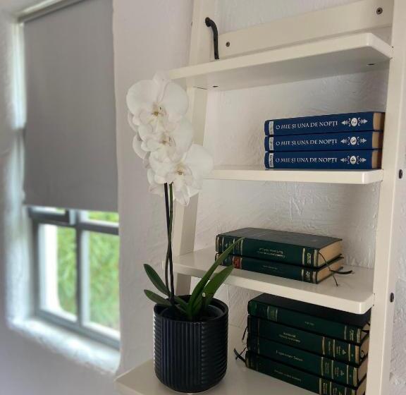 هتل Tagoo Vama Veche