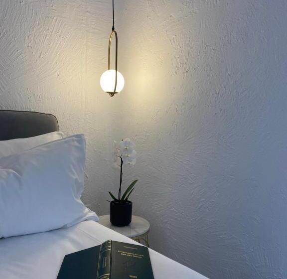 هتل Tagoo Vama Veche