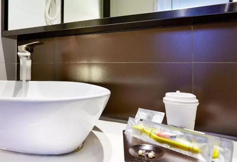 Hotelli 7days Premium Guilin Central Plaza