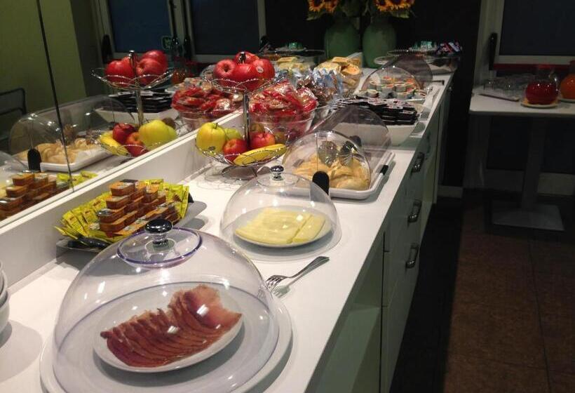 هتل Cremona Viale