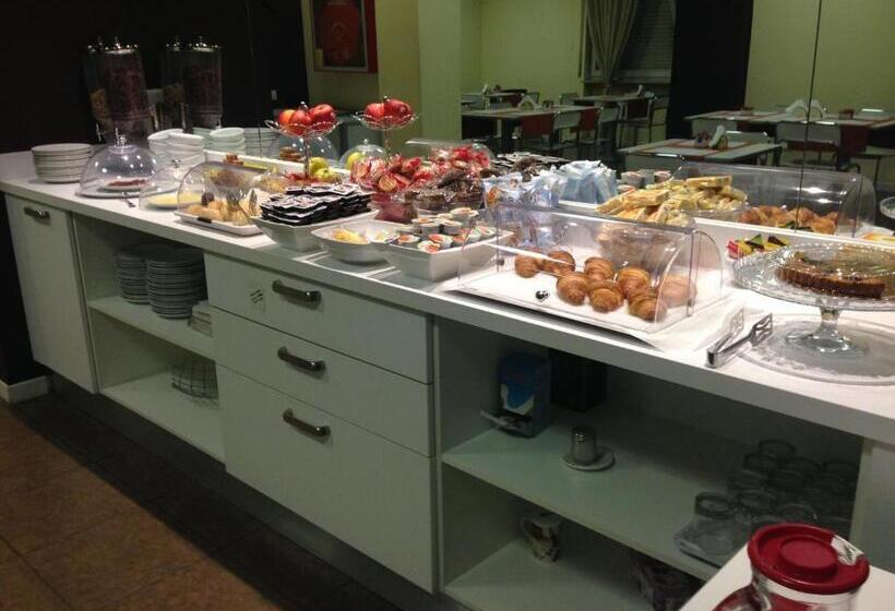 هتل Cremona Viale