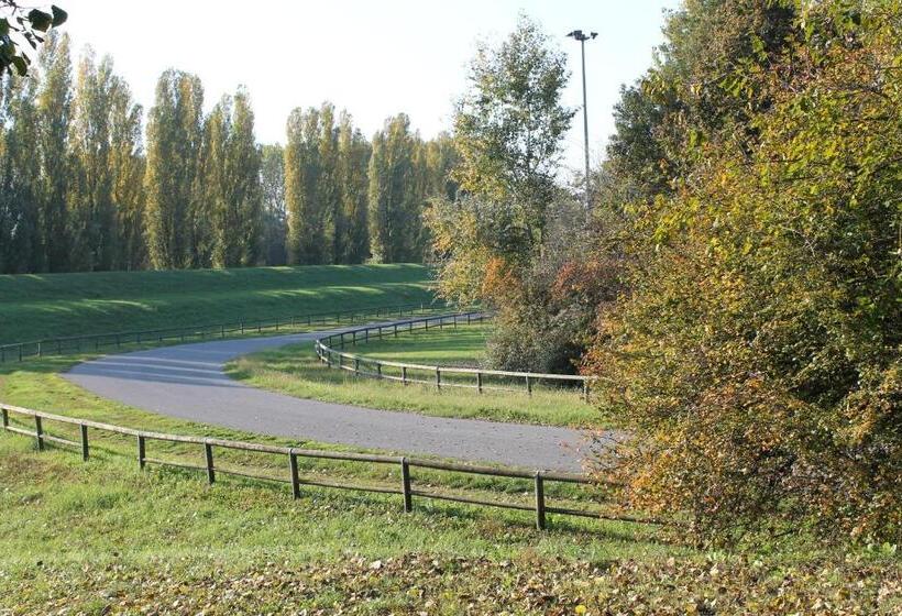 هتل Cremona Viale