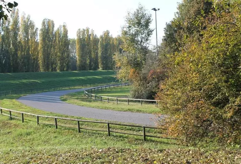 هتل Cremona Viale