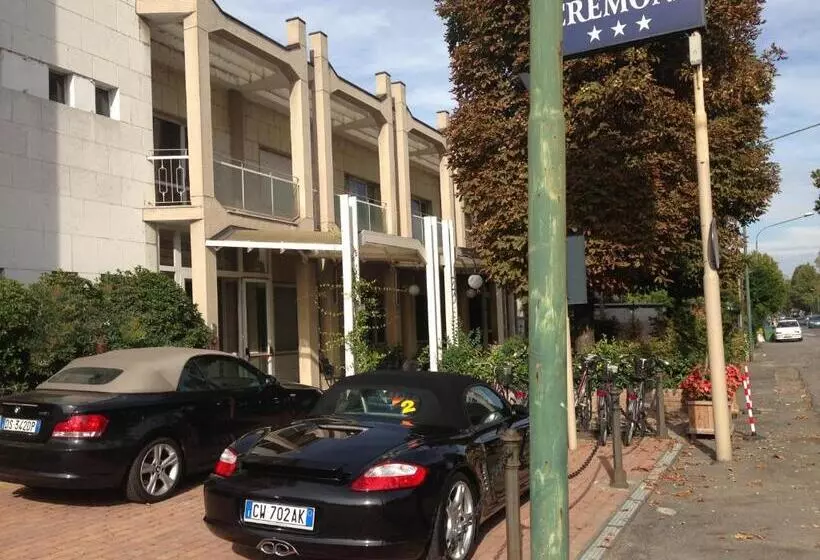 هتل Cremona Viale