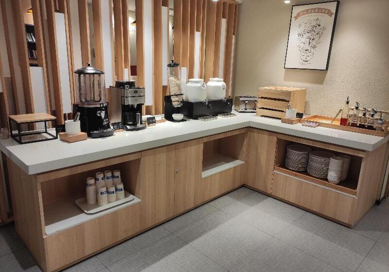 Hotel Hanting Wuxi Railway Station South Square