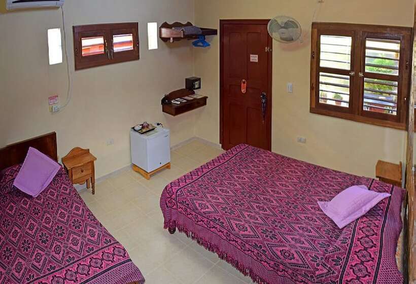 هتل Hostal Casa D Pepe