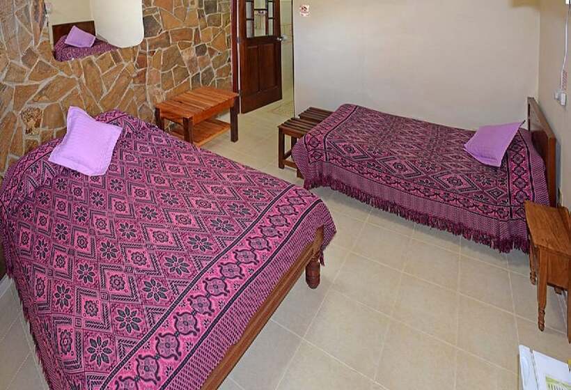 هتل Hostal Casa D Pepe