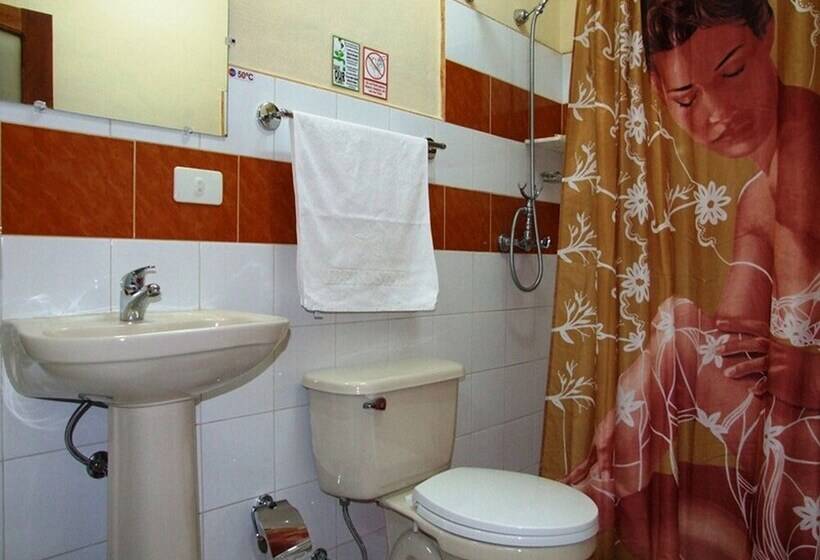 هتل Hostal Casa D Pepe