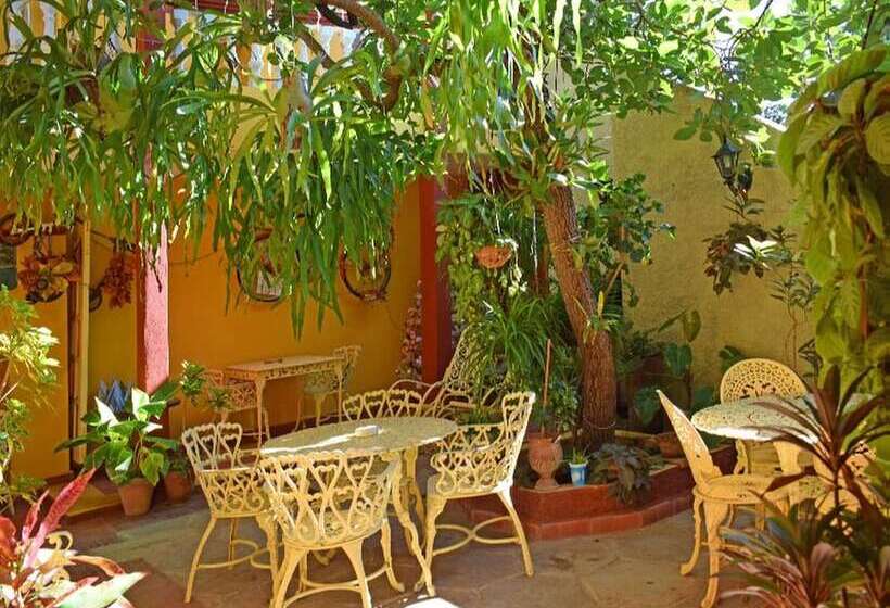 هتل Hostal Casa D Pepe