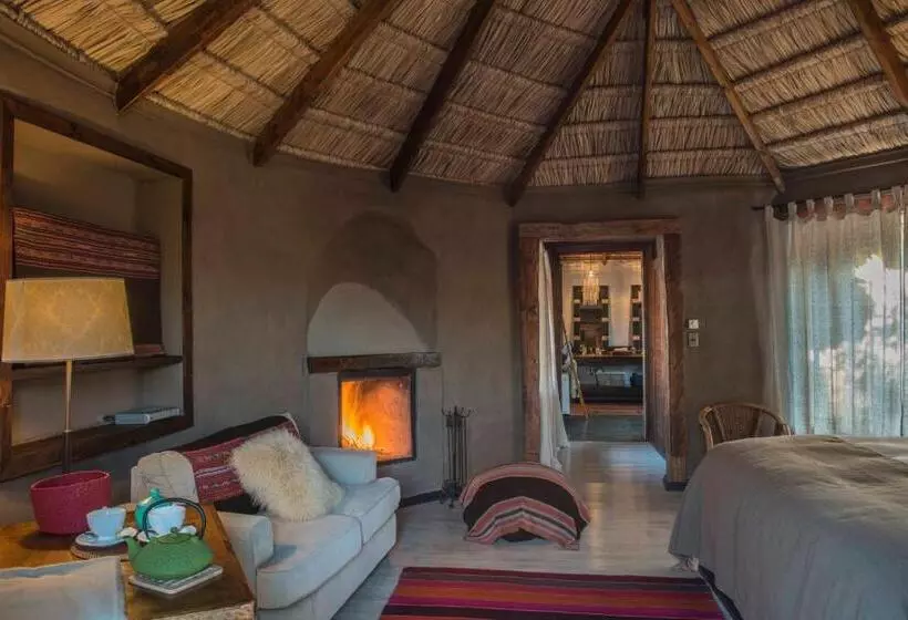 Wara Hotel & Experience
